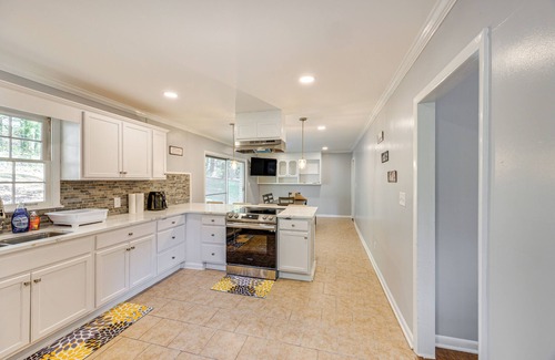 New Castle House | 11 Mi to Dtwn Birmingham: Home w /Pool Table!