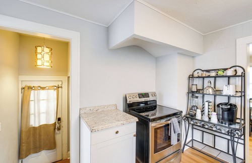 Garfield Heights House | 11 Mi to Dtwn Cleveland: Family Home w/Yard