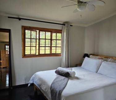 Botha's Hill Apartment | 11-on-RobRoy serenity glamping cabins overlooking the Valley of 1000 Hills