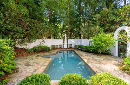 Clarkdale Villa | 11580sqft Large Home By Airport