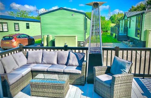 Tewitfield Cabin | 12 Borwick Lakes- Newly Refurbished