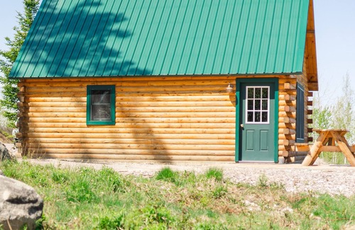 Columbia Falls Cabin | #12 -Flagpole View Cabins-King