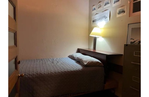 Albany House | 12 Ft Ceiling - Large Great Room - Downtown Albany