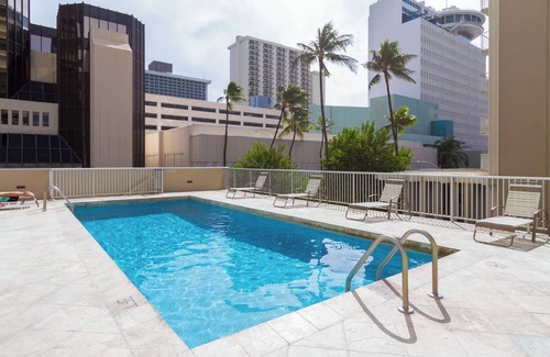 Waikiki Condo | 🌺 12 GUESTS 3 X ❤️AWESOME STUDIOS❤️ FREE PARKING 🏝️ 5MIN TO OCEAN 🏊‍♀️