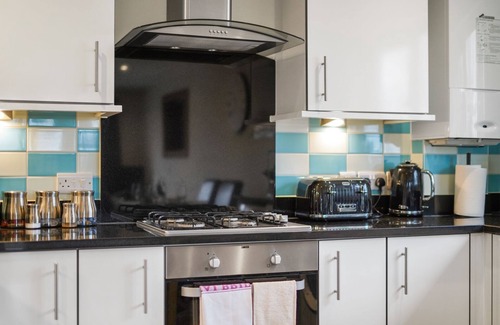 Stanwell Apartment | 12 - Heathrow Living Serviced Apartments by Ferndale