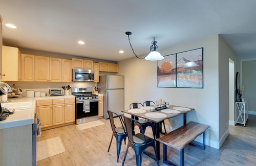 Pollock Pines Cabin | 12 Mi to Apple Hill: Family-Friendly Cabin Retreat