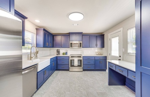 Bentonville - Fayetteville House | 12 Mi to Dtwn Fayetteville: Home w/Fire Pit!