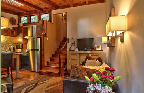 Carmel Cabin | 12 Miles South of Carmel in a Redwood Canyon! Perfect getaway in Big Sur!
