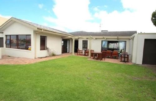 Saldanha House | 12 on Beach Guest House