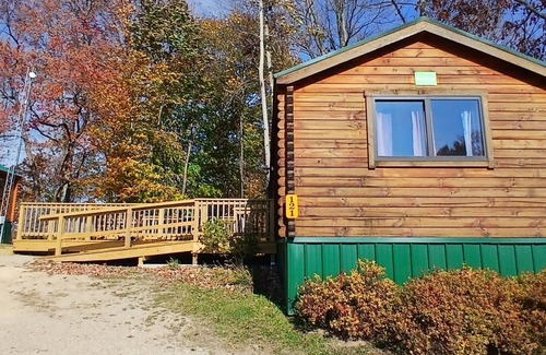Logan Cabin | 121) Woodpecker Log Cabin. Close to Hocking Hills State Park and more!