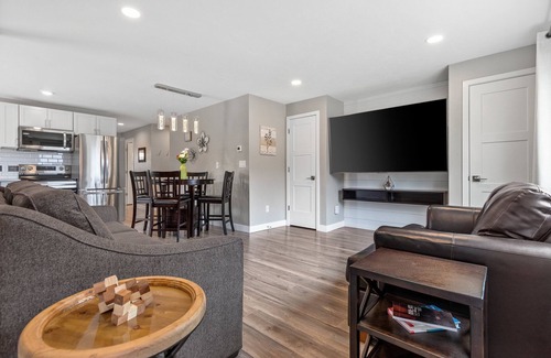 Green Bay House | 1216 Lambeau Field Luxe