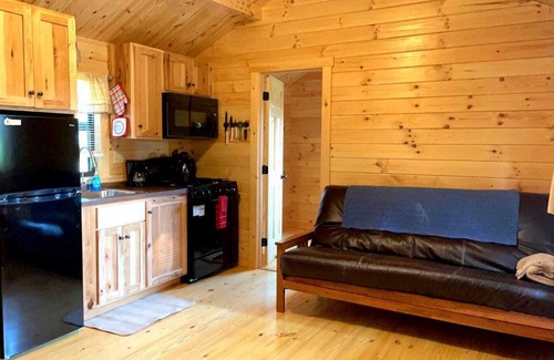 Logan Cabin | 122) Xantus Log Cabin. Close to Hocking Hills State Park and more!