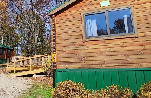 Logan Cabin | 122) Xantus Log Cabin. Close to Hocking Hills State Park and more!