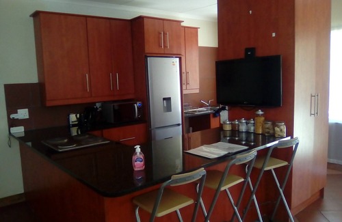 Queenswood Apartment | 1233 on WEbb Spacious Downstairs Self-catering apartment