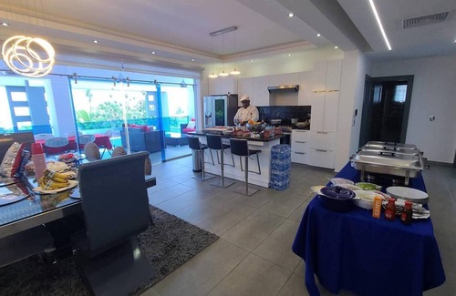 Montellano Villa | 12BR Villa: Infinity Pool, Jacuzzi, Billiard & Outdoor Bar