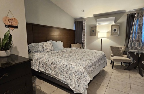 Rio Grande Park Apartment | 12min/Universal, 5/min to Downtown. Hotel Room Style in a Cozy House in Florida