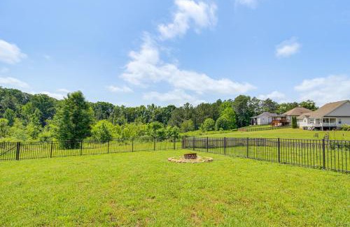 Chickamauga House | 13 Mi to Chattanooga Family Home with Backyard!