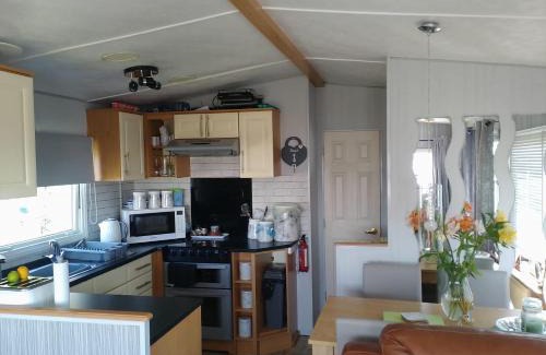Rhoose House | 13 Sully Bay Caravan