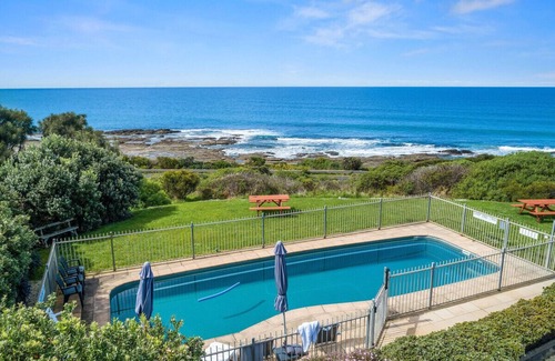 Wongarra Apartment | 13 Whitecrest Resort - Pool & Amazing Ocean Views