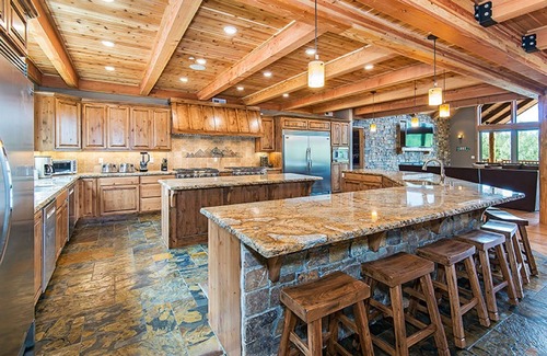 Rancho Bijou House | 14 bedroom 14 bath Mega Mansion w/Indoor Pool, Theater