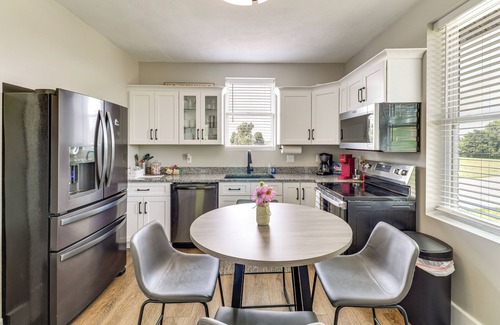 Columbia House | 14 Mi to St Louis: Dog-Friendly Columbia Home