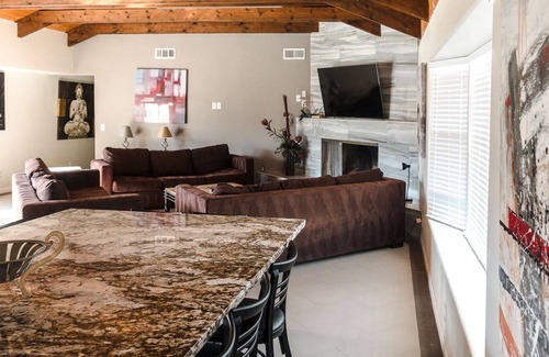 Silverado Ranch House | 14B/14B,10k+Sqft, Walk to Las Vegas Blvd! See Virtual Tour,