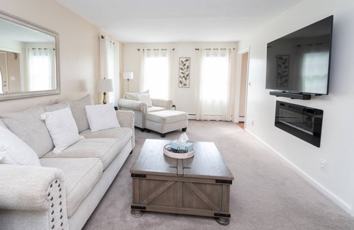 Jacksonville House | 14mi to Mt. Snow! Arcade, Private Suite, King Bed, Family-Friendly, Weber Grill