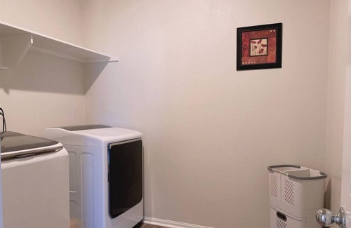 Riverside House | 15% Charming #101 room in fabulous Riverside