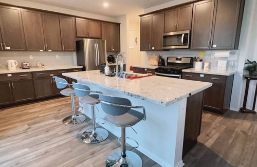 Riverside House | 15% Charming #101 room in fabulous Riverside