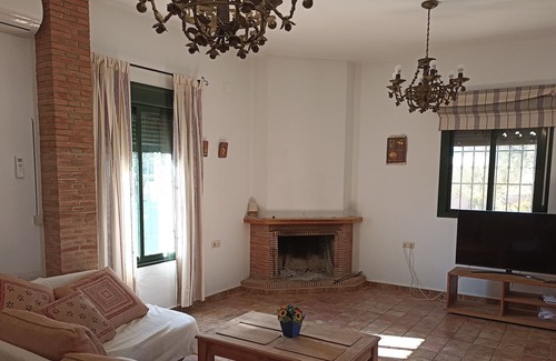 Guillena Villa | 15' from Seville! Large Villa with pool surrounded by nature!