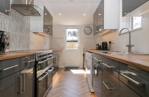 Weymouth House | 15 Hardwick Street