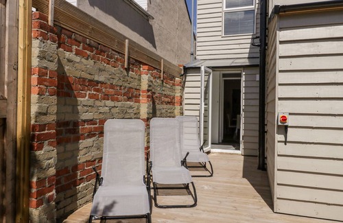 Weymouth House | 15 Hardwick Street