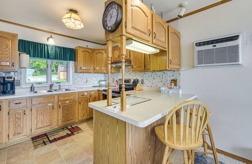 Palmers Apartment | 15 Mi to Duluth: Lake Superior Beachfront Home!