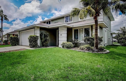 Sunset Lakes House | 15 Min from the Gates of Disney, Sleeps 10, Pool+View