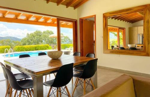 Andes House | 15 mins to Jardín Spacious & Convenient House