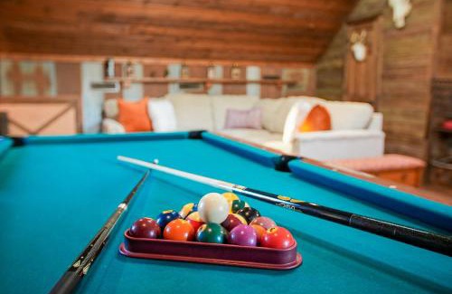 Fayetteville House | 15 Mins to U of A - Pool & Hot Tub