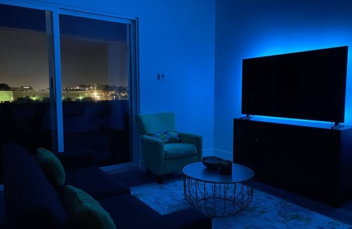 Lawndale Condo | 15 minutes to LAX, SoFi, The Forum and Beaches!