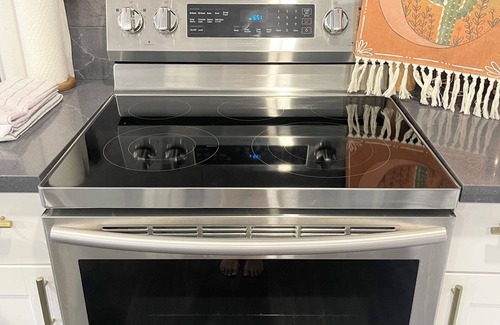 Charleston Preservation House | 15 Minutes to The Strip! Heated Beach Pool in a 2 Bedrooms 1 Bathrooms House.