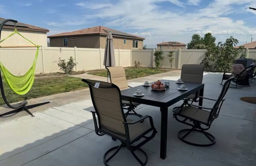 Riverside House | 15% Off Spacious And Confoetable One-Story 4 Rooms