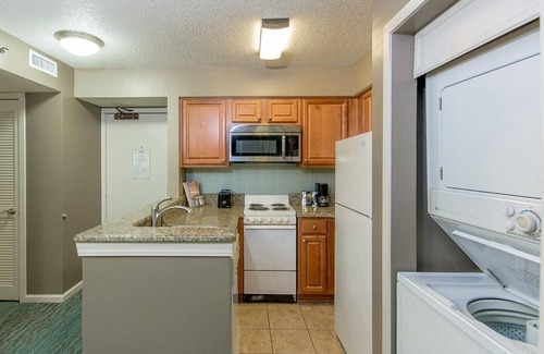 Golden Mile Condo | 15th Floor Luxury, with Ocean Views and Breakfast