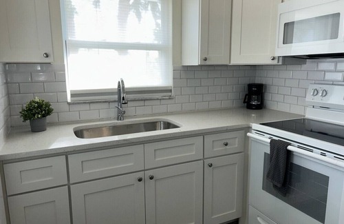 Bay Esplanade Apartment | 16 · Bay Apartment 16