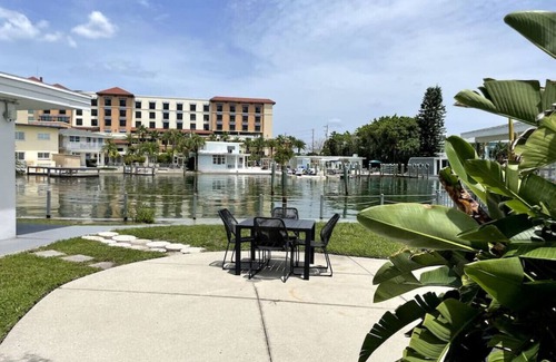 Bay Esplanade Apartment | 16 · Bay Apartment 16