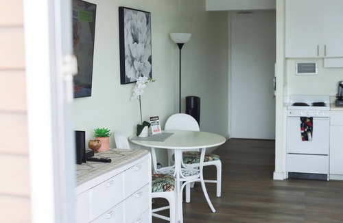 Waikiki Condo | 16 GUESTS , 4 X ❤️AWESOME STUDIOS❤️ , FREE PARKING, 5MIN TO OCEAN