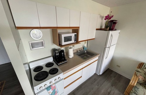 Waikiki Condo | 16 GUESTS , 4 X ❤️AWESOME STUDIOS❤️ , FREE PARKING, 5MIN TO OCEAN