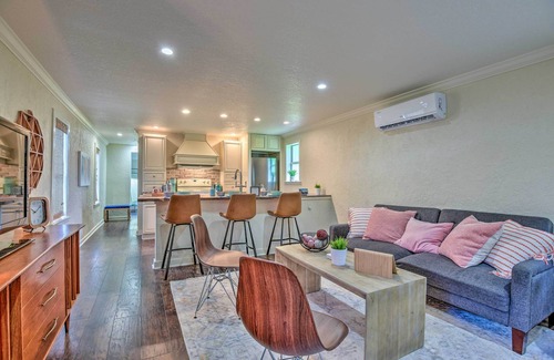 Winter Garden Cottage | 16 Mi to Disney: Cottage w/Deck in Winter Garden