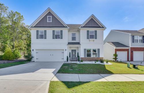 Mount Holly House | 16 Mi to Dtwn Charlotte Mt Holly Home with Grill