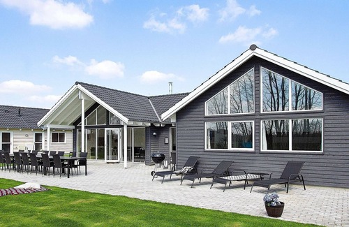 Olpenitz House | 16 person holiday home in Hasselberg