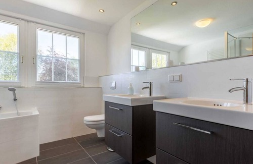 Tating House | 166-379 (Room category) - Holiday home "Loving"