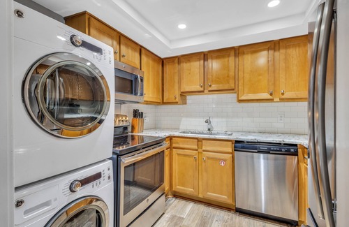 South Beach Condo | 1691 Bluff Villa @ Sea Pines | Walk to South Beach | Tennis, Pickleball & Golf