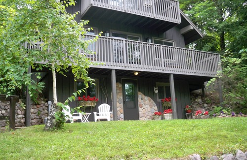 Suring House | 17 Acres of Northwoods Beauty with Direct Access to Trails - Anderson Lake Lodge